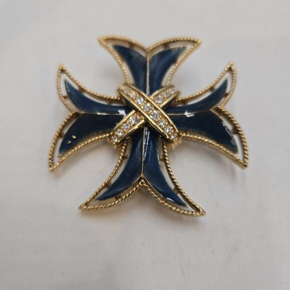 Vintage Monet Regal Gold Tone Teal Blue Enamel Maltese Cross Brooch Signed - Picture 2 of 5